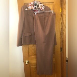 Le Suit Oatmeal Two-Piece Pants Suit